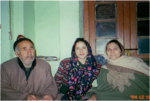 Sadaf Munshi with Raja Safdar Ali and his wife Mimi (Srinagar, 2004)